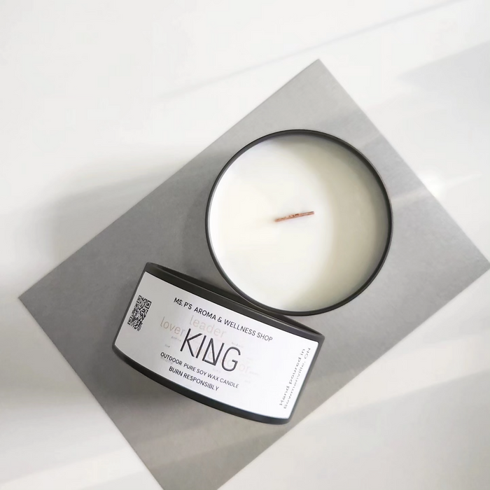 King - 5.5 oz candle with a wooden wick